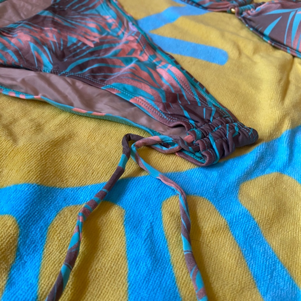 Bathing suit - Picture 3 of 3